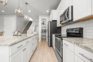 Family Retreat - Central to everything - 5bd sleeps 10 - 3