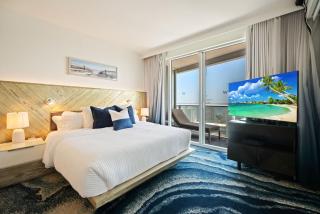 W Residences High Floor 1-Bed with Ocean and City View - 2