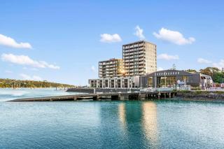 Hobsonville 2BR Waterfront Gem with Water Views - 6