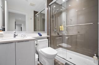 3BD Stylish Cozy Basment Suite in Riley Park - 9