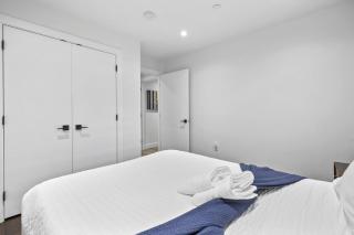 3BD Stylish Cozy Basment Suite in Riley Park - 7