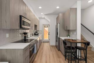 Brand New 2BR Townhome in Fremont with Rooftop Patio - 8