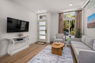 Brand New 2BR Townhome in Fremont with Rooftop Patio - 5