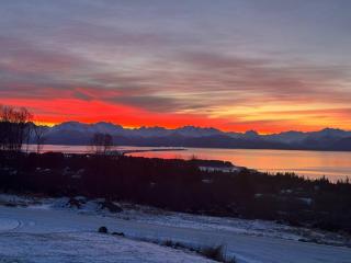 Sunrise Sunset Bayview Home - 0
