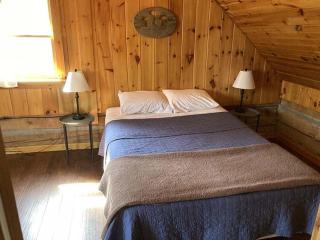 Log Cabin Getaway in the RRG - 3