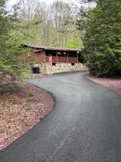 Cozy Log Cabin in Jim Thorpe - 9