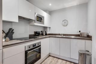Contemporary 1BED Central Birmingham Apartment - 3