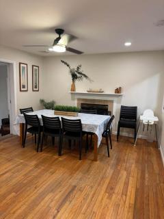 Fun 5 Bedroom Lakefront Cottage - 7
