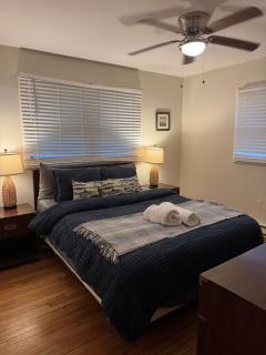Fun 5 Bedroom Lakefront Cottage - 3
