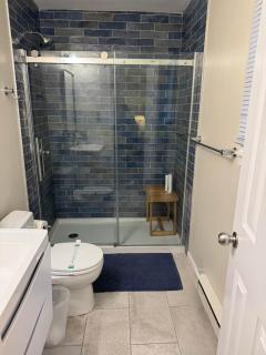 Fun 5 Bedroom Lakefront Cottage - 2