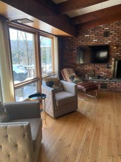 Lakefront Mid-Century Modern 4 Bedroom Home - 3