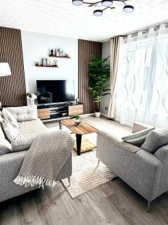 Flexible 2-Bed Apartment in Aberdeen , Double and Twin Beds, Ideal for Business Stays - 0