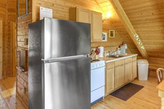 Waterfront 'UP Badger Lodge BnB' on Powell Lake - 3