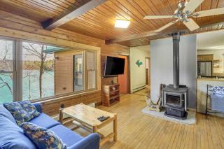 Spacious Powell Lake Cabin Lake and Trail Access! - 6