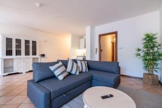Sunny Apartment with Terrace - 9