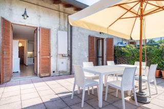 Sunny Apartment with Terrace - 1