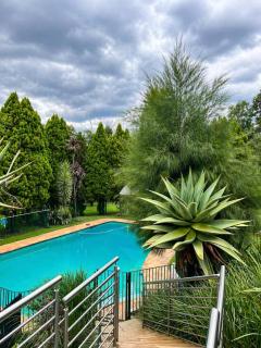 2 Bed Garden Cottage with Pool and Manucured Garden - 5