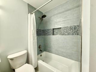 King charles avenue 408 #1 - 4