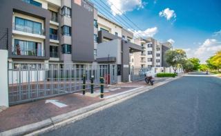 Modern 2 Bed 1 Bath Apt With Complex Pool - 7