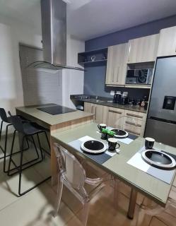 Modern 2 Bed 1 Bath Apt With Complex Pool - 1