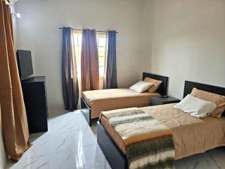 Modern Phoenix Park Retreat with Parking Included - 5