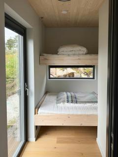Modern Cottage Near The Beach On Nordre Karlsøy - 3