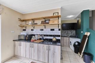 Cozy Two Bedroom Escape - 3