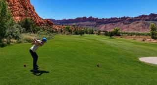 Luxury Dual-Home Escape with 2 Hot Tubs, Bocce Court & Panoramic Red Rock Views - 8