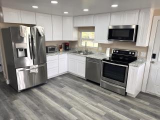 2BR w Lanai in Sunny Ft Myers Beach - 8