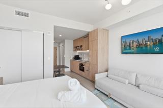 Stylish Downtown Studio - Pool & Gym - 9