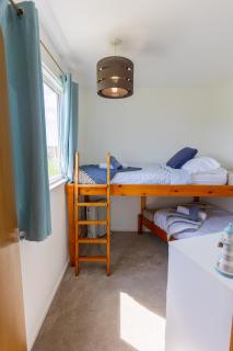 Sea View Holiday Chalet, access to sandy beach - Pets go free - 3