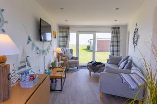 Sea View Holiday Chalet, access to sandy beach - Pets go free - 1