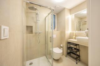 Designer Old Town Loft for 9 AC - 5