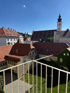 Lovingly furnished apartment in Graz city center - 8
