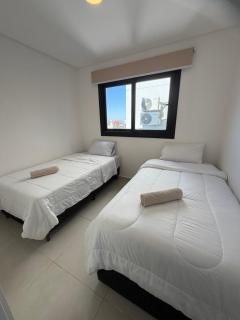 Vivo Costanera frente a la playa San José de Encarnación! Apartamento de 2 Habitaciones - Encarnación - 1