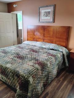 Gated 1 King Bed Room 1 Bath Apt with Full Kitchen 135 - 8