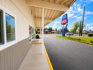 Royal Gateway Motel - 3