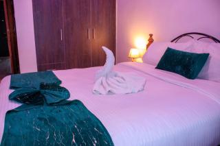 Naka Luxury Getaway w Lake View, Park View, 3 Balconies, 5G Wifi, Near CBD - 8