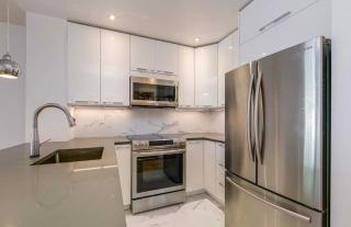Private Entrance Townhome - Niagara Haus - 4