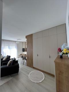 B Street Apartment - 5