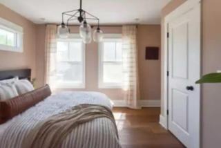 Charming Carriage house in Popular Bates Hendricks - 2