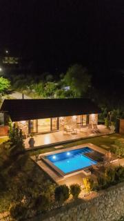 The Stonehouse - 6
