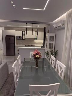 Elegant Stay with Modern Comfo - 8
