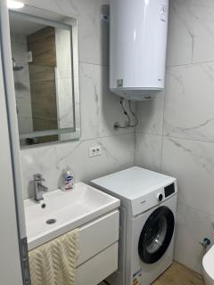 Uks Apartment - 1
