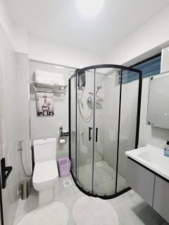 Shangri- La Residency 17th Floor Skyline Serenity luxury apartment 1713 - 9