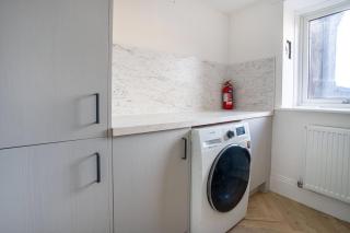 Spacious 5BR - Heart of Galashiels -Group Friendly - 5