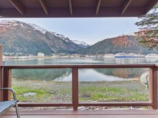 Group Getaway Oceanfront w Private Rocky Beach - 1