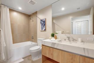 CRO-1614 Luxury Corner 2 Bedrooms in Downtown Miami - 1