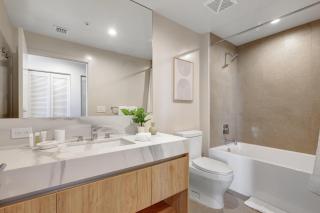 CRO-2401 Luxury Corner 2 Bedrooms in Downtown Miami - 4