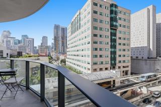 501-705 Luxury Corner 1 Bedroom Rooftop Pool & GYM - 1
